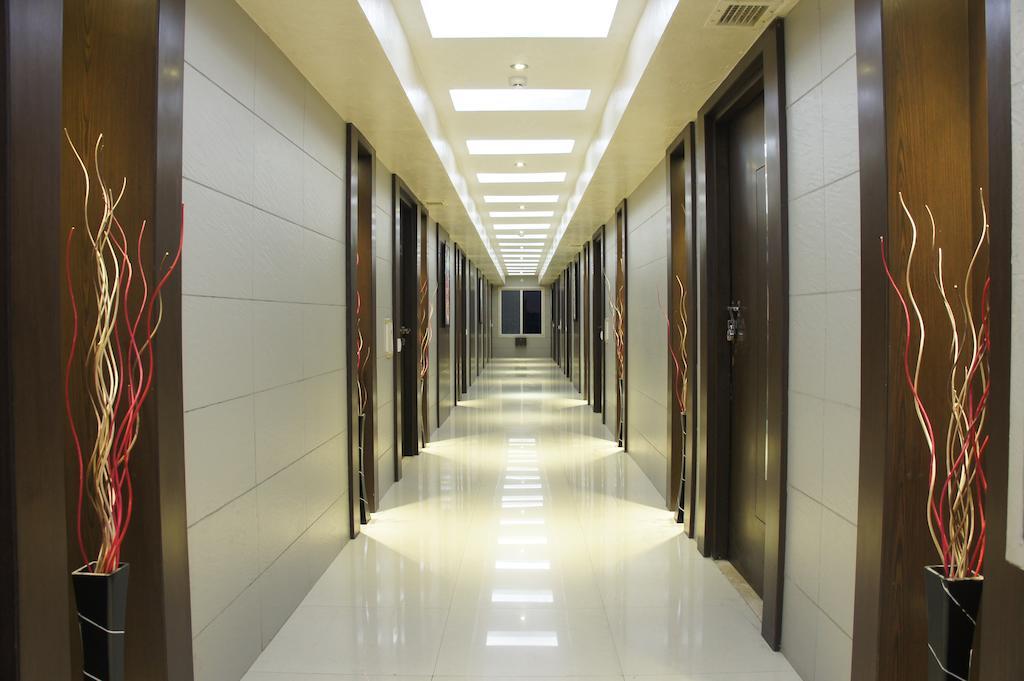 Hotel Surya Prime Kota  Rum bild
