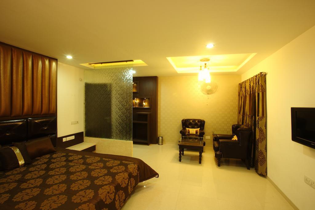 Hotel Surya Prime Kota  Rum bild