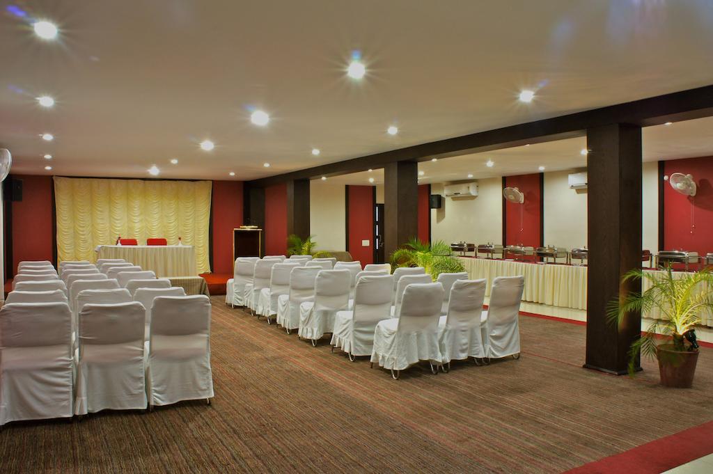 Hotel Surya Prime Kota  Exteriör bild